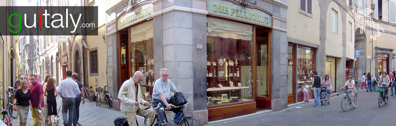 Lucca Rue Via Fillungo street