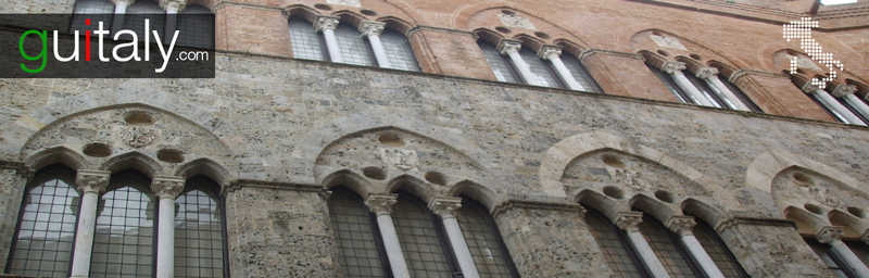 Siena | Palais Chigi-Saracini palace - Travel to Italy